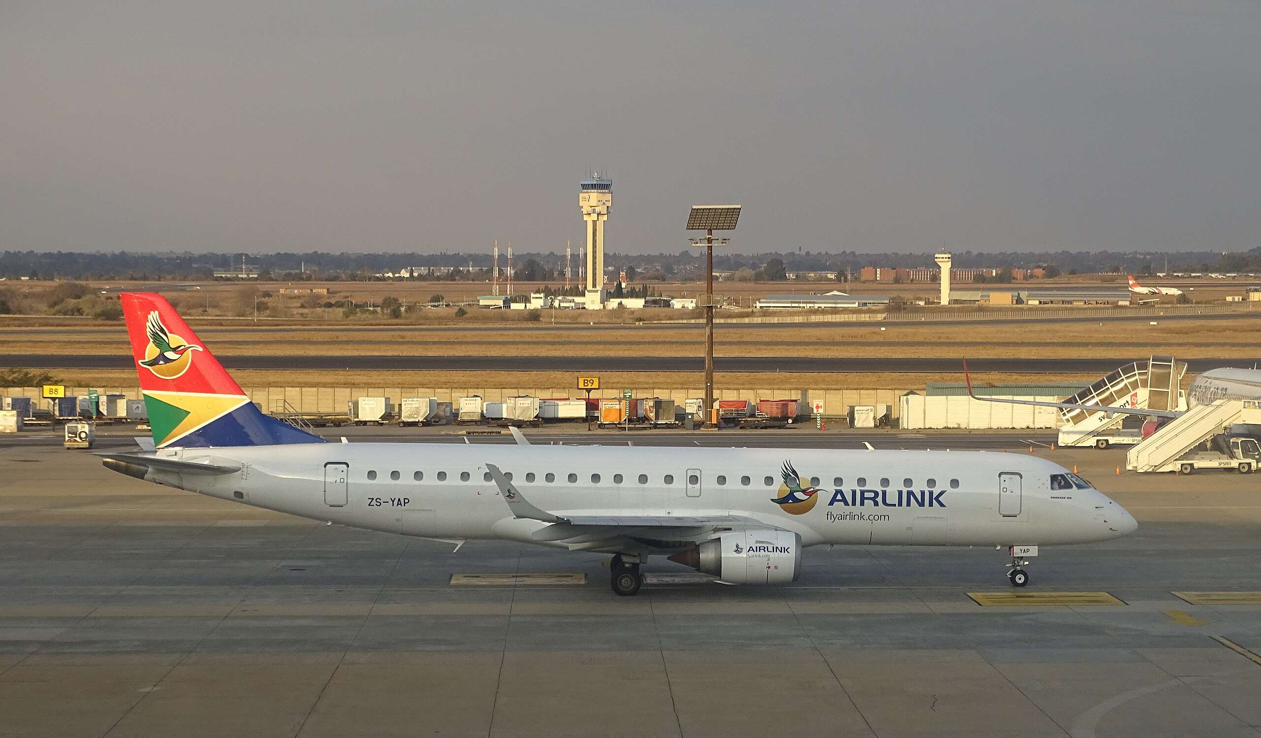 Johannesburg: Falko Delivers Two Embraer E190's to Airlink