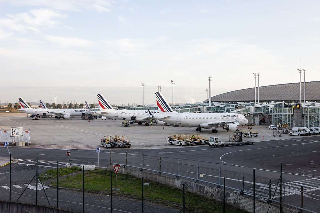 Air France aircraft parked at Charles de Gaulle Airport.