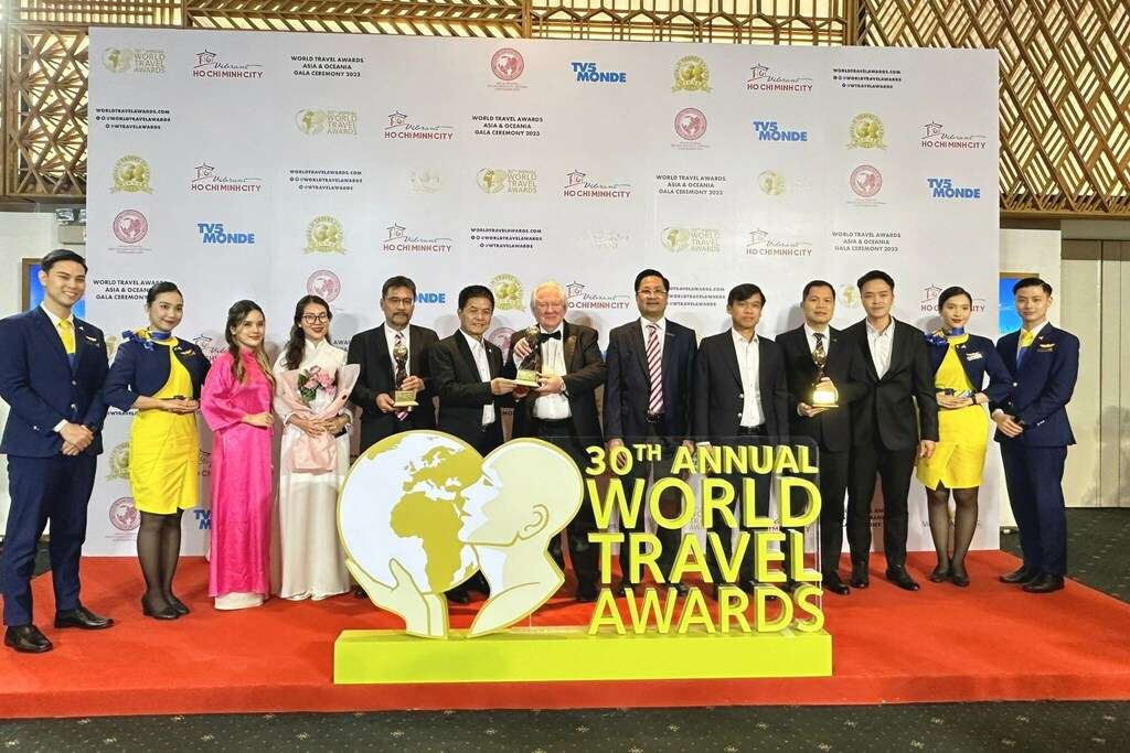 Vietravel Airlines officials at World Travel Awards