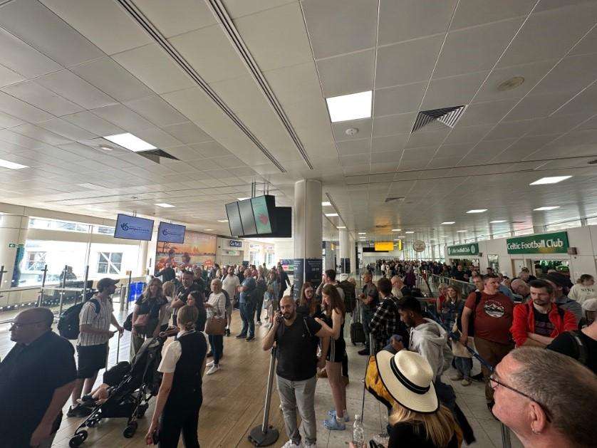 Glasgow Airport: Heavy Queues Due to UK-wide Incident