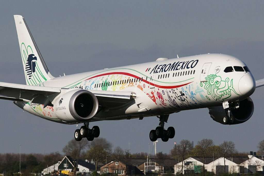 Aeromexico Boeing 787 Amsterdam-Mexico City Diverts to Merida