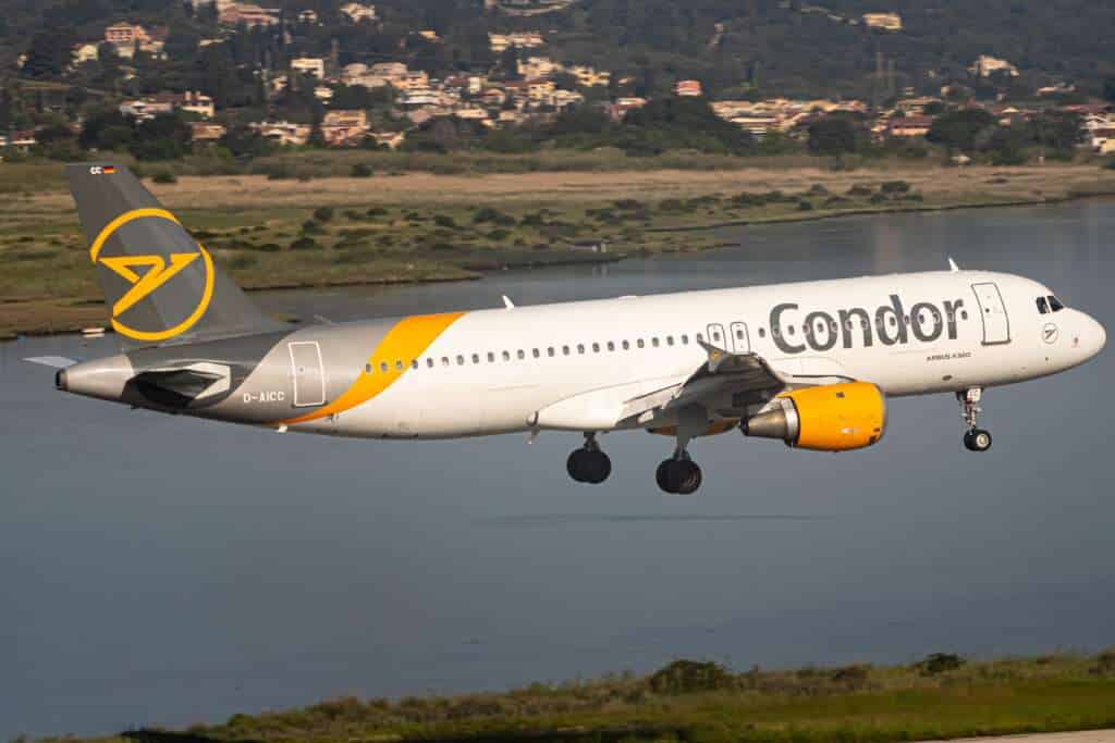 Condor Flight Hamburg-Antalya Suffers Lightning Strike
