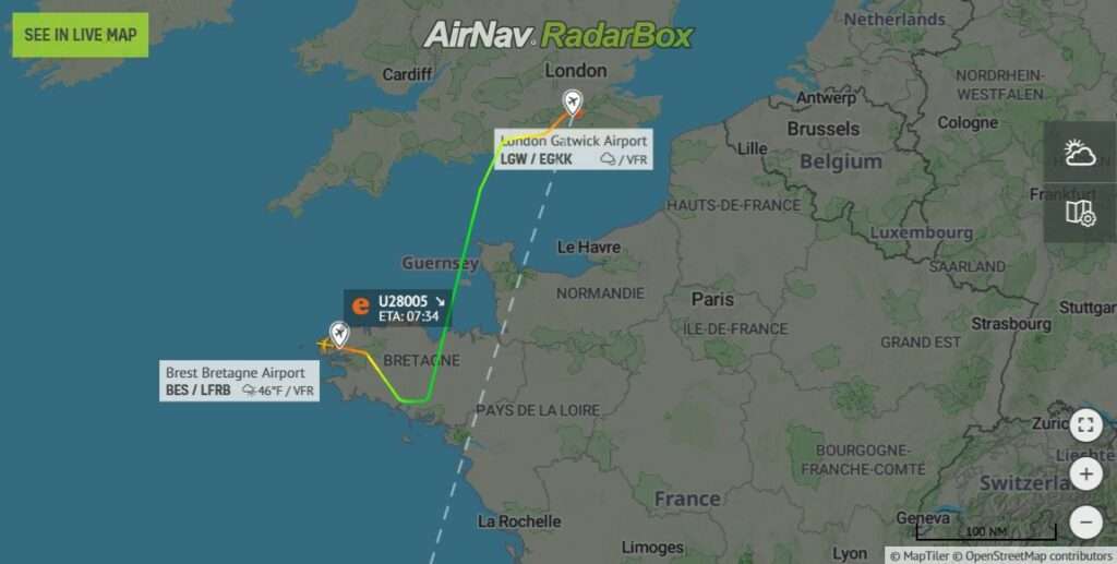 Flight track of easyJet flight U28005 from London to Sevilla showing diversion to Brest.
