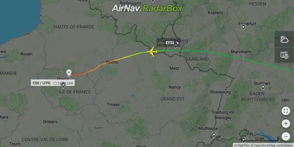 Flight track for Etihad Airways flight EY31 from Abu Dhabi to Paris.