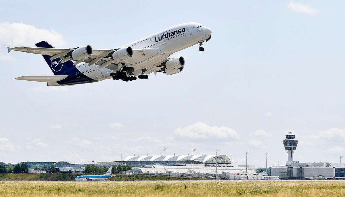 A Lufthansa A340 takes off from Munich Airport.