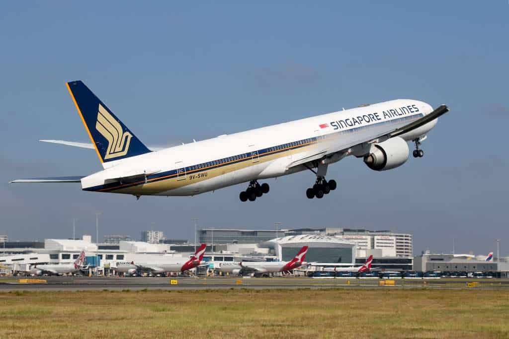 A Singapore Airlines B777 departs Sydney Airport.