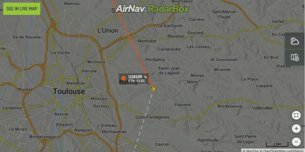 Flight track of easyJet flight U28109 London Gatwick to Alicante, showing diversion to Toulouse.