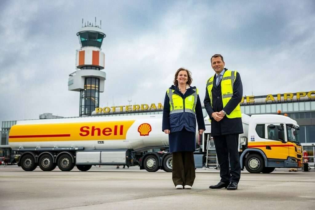 Shell and Rotterdam The Hague Airport CEO's with a Shell tanker.