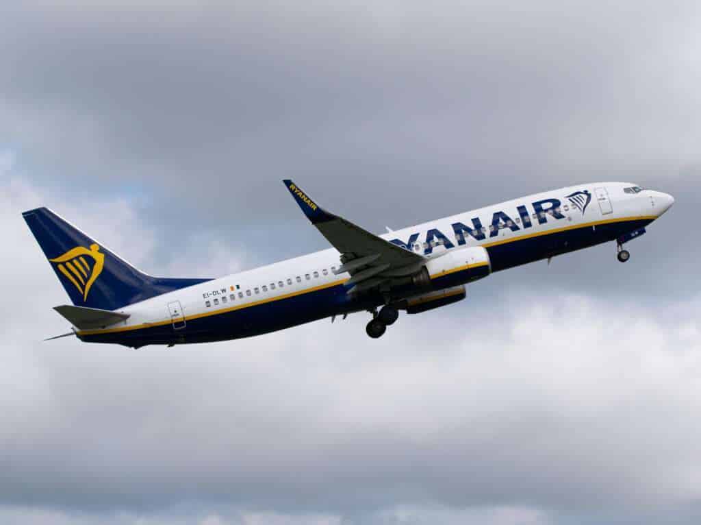 How Ryanair Became The Largest Low-Cost Airline in Europe