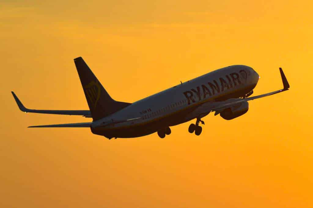 Cardiff Celebrates New Alicante & Tenerife Routes with Ryanair