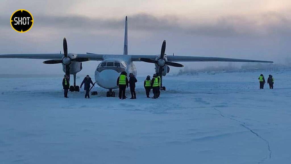 Plane in Russia Lands on Frozen River by Mistake