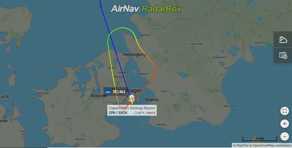 Flight track of SAS flight SK1462 from Copenhagen to Oslo showing return to Copenhagen.