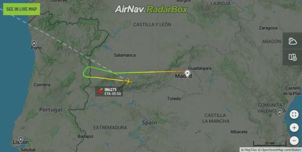 Flight track of Iberia flight IB6275 from Madrid to Chicago, showing return to Madrid.