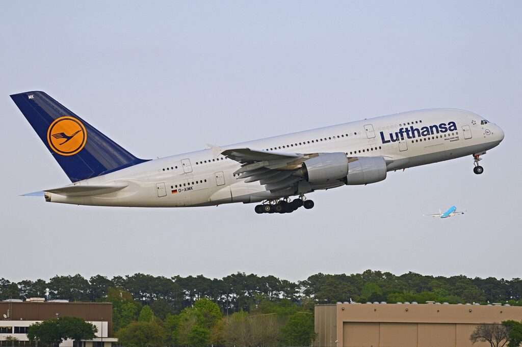 Lufthansa A380 Munich-Los Angeles Diverts to Vancouver