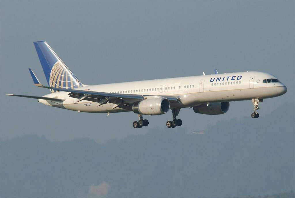 United Flight New York-Denver Declares Emergency
