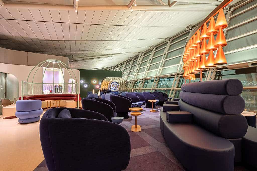 Interior of oneworld lounge at Seoul Incheon Airport.