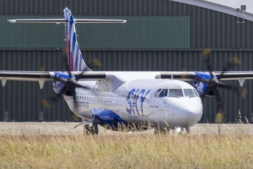 Abelo Celebrates ATR 72-600 Lease Placement with SKY express