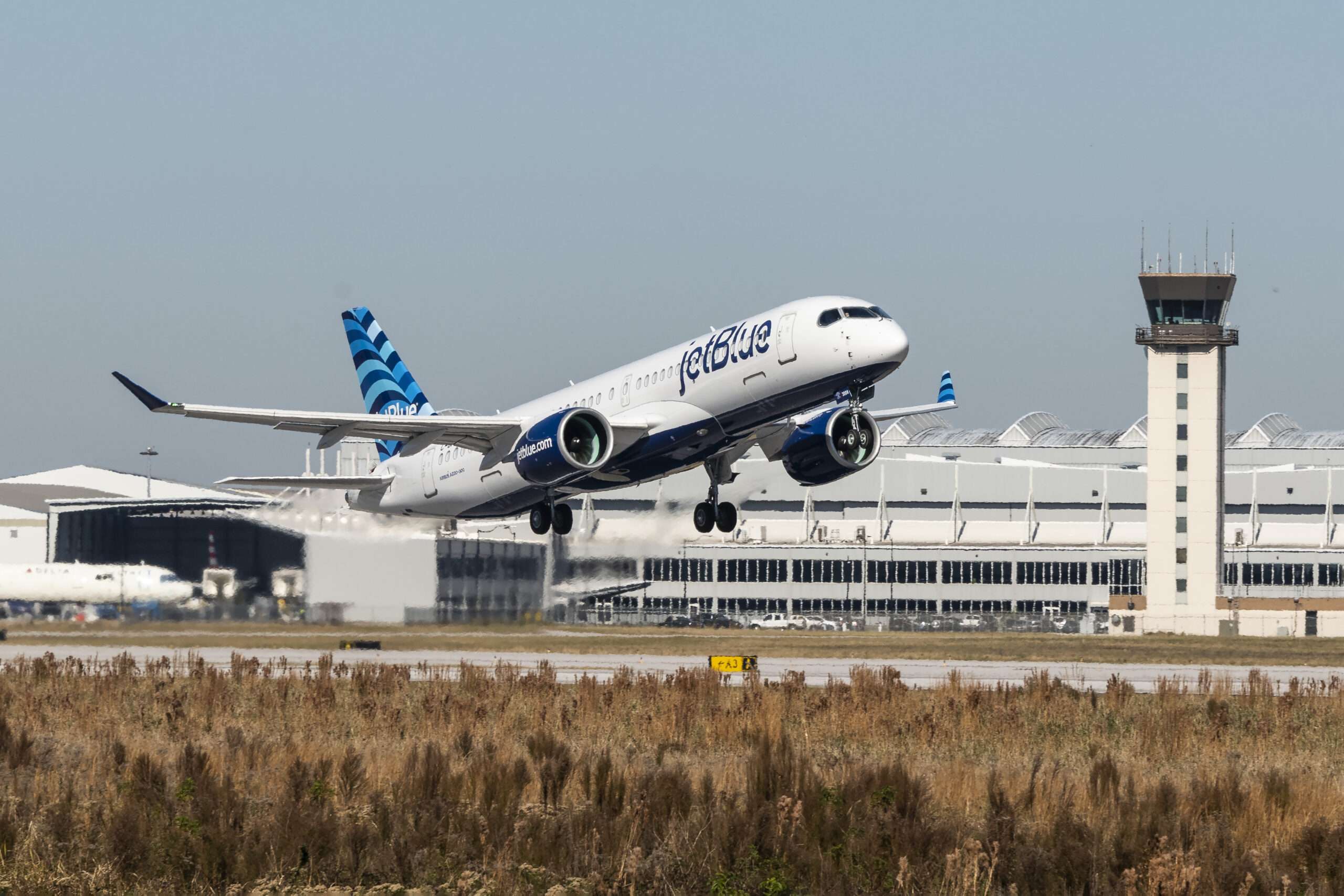 JetBlue Expands Use of Airbus A220 From New York & Boston