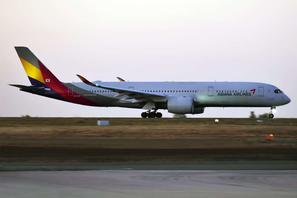 An Asiana Airlines A350 on the runway.