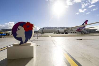 Hawaiian Airlines Inducts First Boeing 787-9 Dreamliner