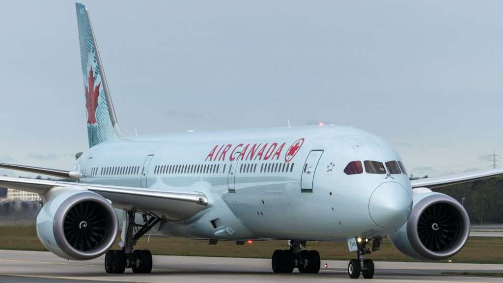 Air Canada 787 Vancouver-Bangkok Declares Emergency