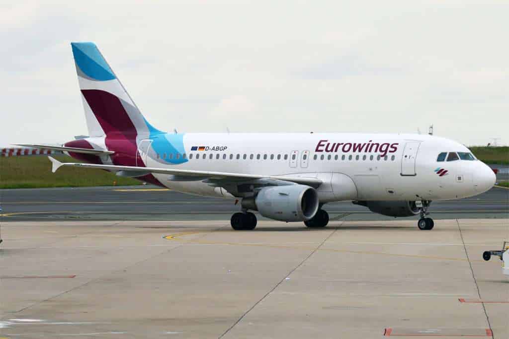 Eurowings Flight to Stuttgart Suffers Bird Strike in Budapest