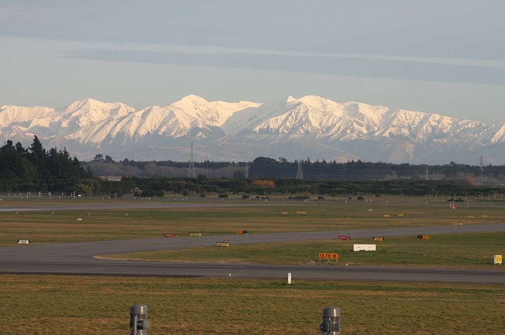View of Southern_Alps_from_Christchurch_Airport