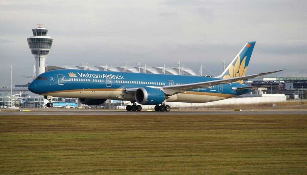 A Vietnam Airlines aircraft takes off from Munich Airport.