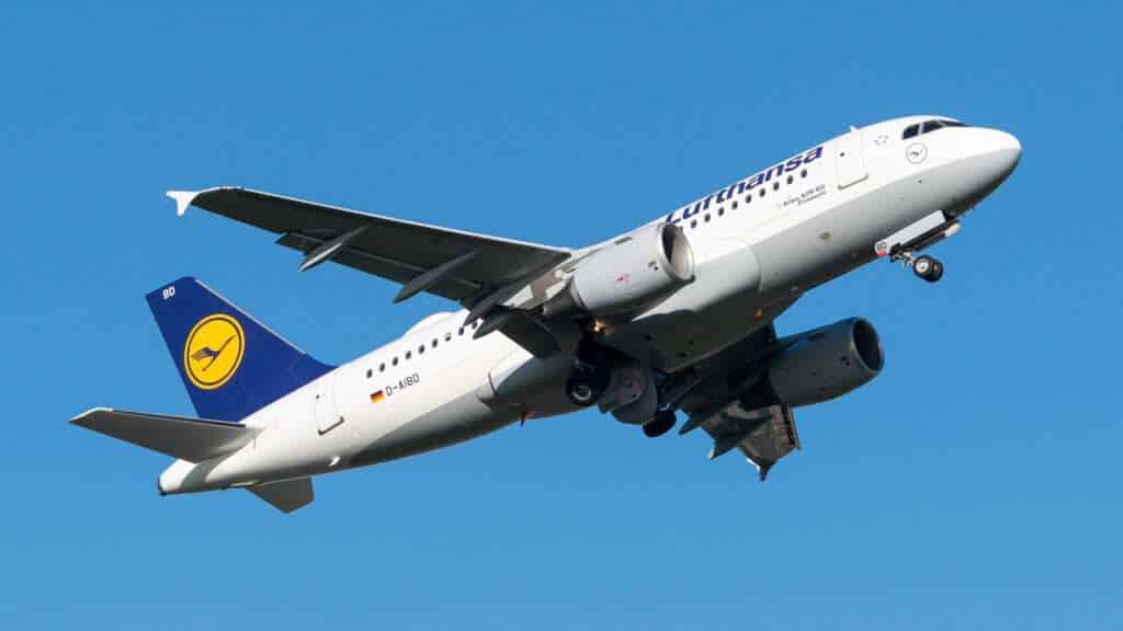 Over the weekend, it was revealed that a Lufthansa flight from Frankfurt to Gothenburg diverted to Hamburg due to a defective coffee maker.