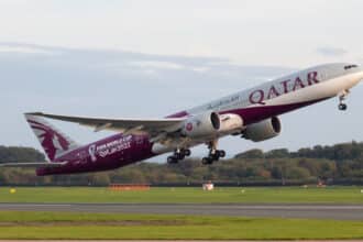 Qatar Airways Mulls Order: Will Airbus or Boeing Win?