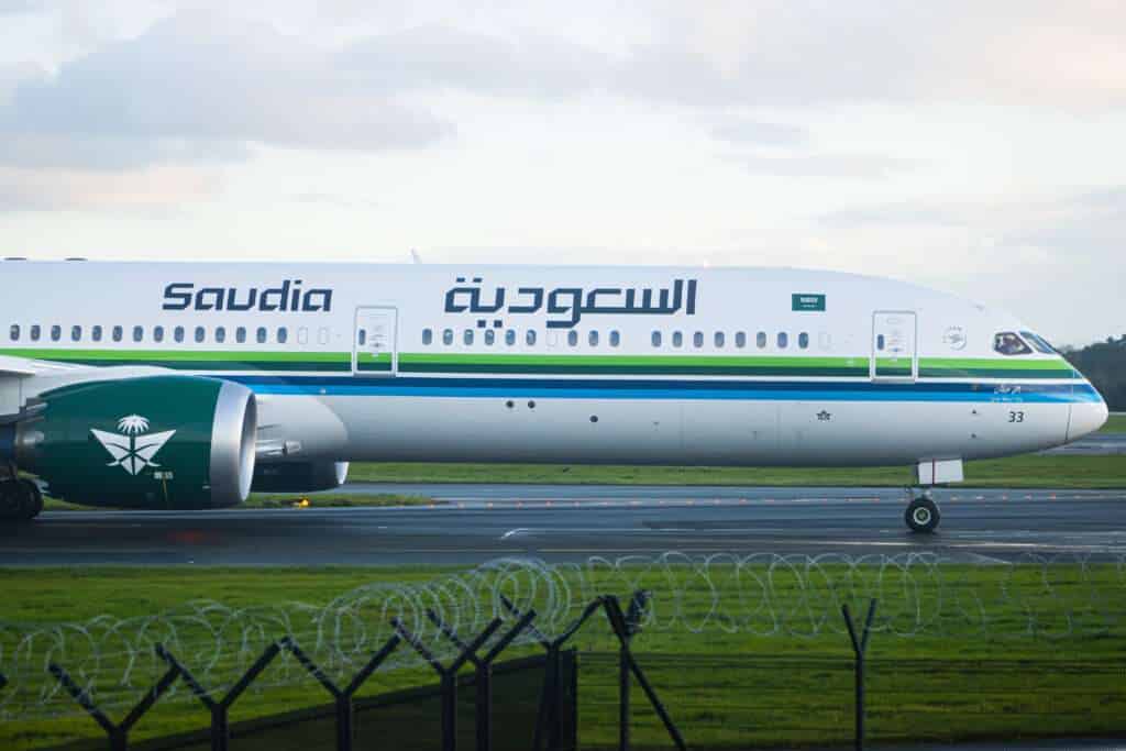 SAUDIA Flight From Jeddah Suffers Bird Strike in London