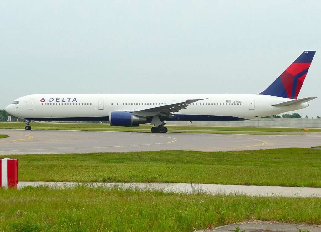 Delta 767 New York to London Declares Emergency