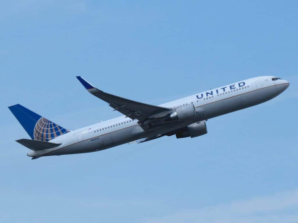 United Flight to London U-Turns to New York: Landing Gear Issue