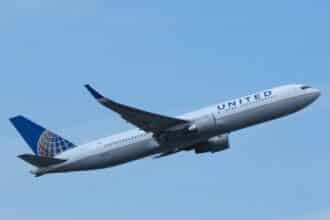 United Flight to London U-Turns to New York: Landing Gear Issue