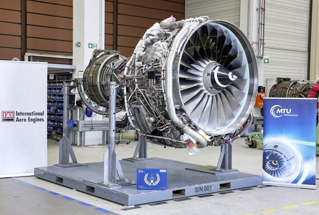 A V2500 engine operating on 100% sustainable aviation fuel (SAF)