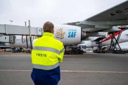 An Emirates aircraft is refuelled with SAF at Amsterdam Schiphol.