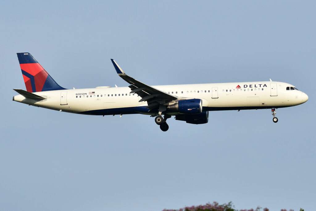 Delta Air Lines Flight New York-Atlanta Declares Emergency
