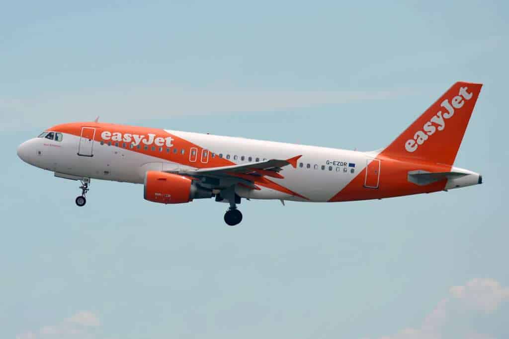 An easyJet Airbus A319 has suffered two incidents in two days on the London & Geneva rotations, resulting in immediate u-turns back to Belfast (BFS/EGAA). 