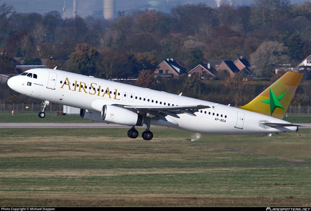 AirSial Flight Karachi-Lahore Suffers Engine Problems