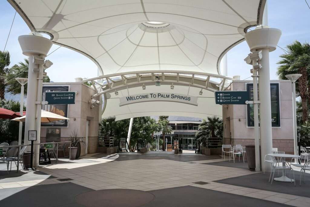 Palm Springs International Airport (PSP), a beacon for tourists and a symbol of desert chic, boasts a rich history intertwined with the growth of Palm Springs itself. 