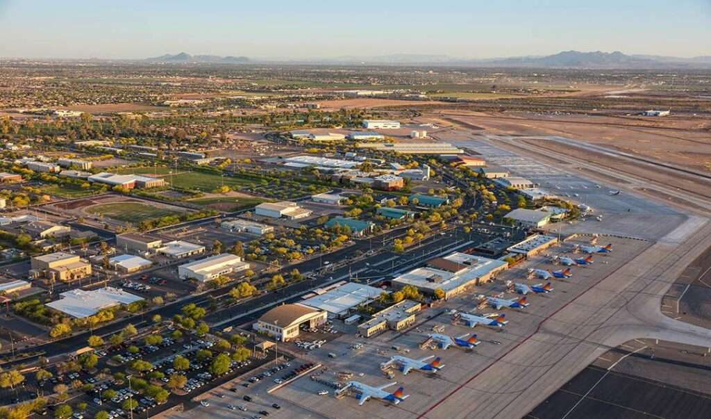 Phoenix-Mesa Gateway Airport (AZA), nestled in the southeastern suburbs of Mesa, Arizona, boasts a surprisingly rich history.