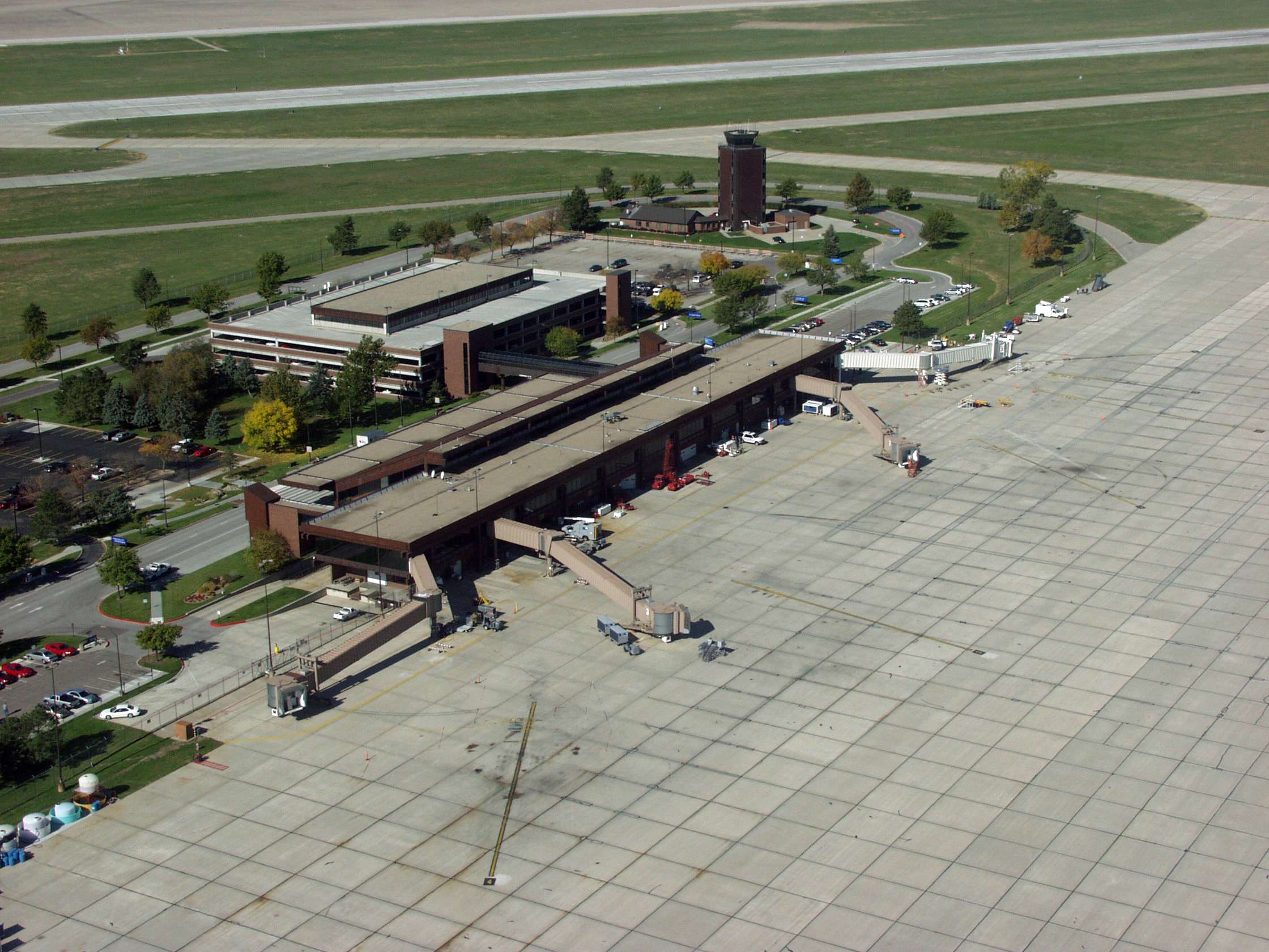 Airports of Nebraska: Lincoln Airport