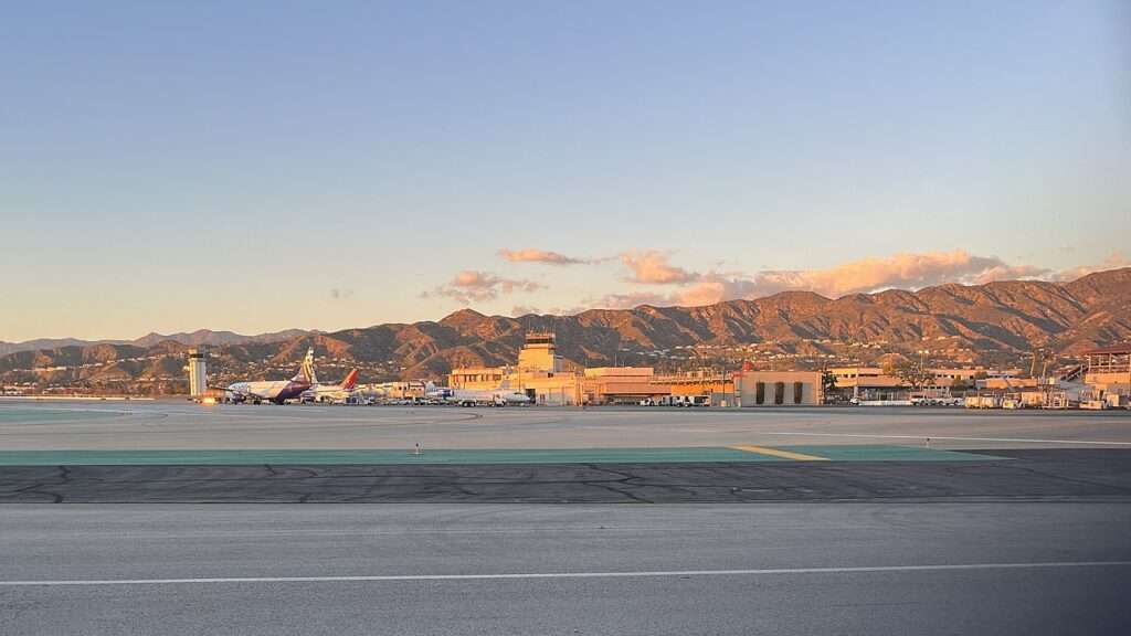 Nestled in the San Fernando Valley, Hollywood Burbank Airport (BUR) boasts a rich history intertwined with the evolution of commercial aviation and the golden age of Hollywood. 