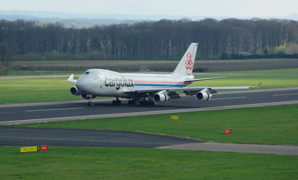Cargolux 747 To Calgary Returns to Luxembourg With Problem