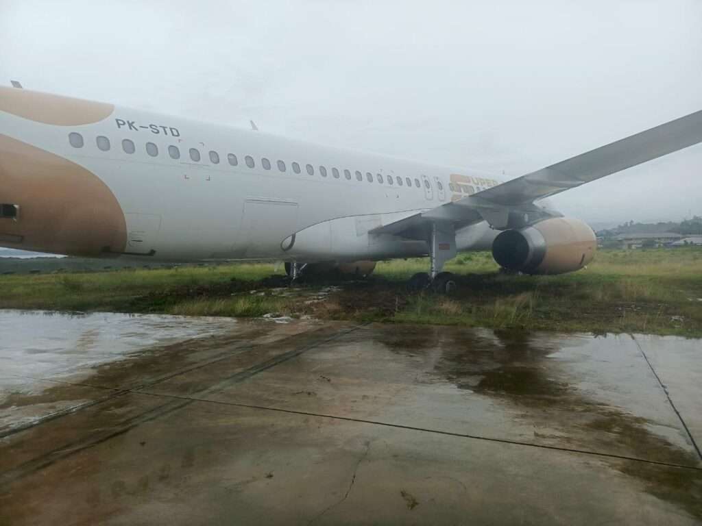 Akhir pekan lalu terungkap bahwa jet superair Airbus A320 tergelincir dari landasan pacu setelah mendarat di Teluk Veda, Indonesia.
