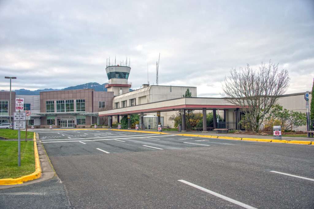 Juneau International Airport (JNU), nestled amidst the breathtaking Alaska landscape, boasts a rich history intertwined with the state's development and the challenges of air travel in a remote region.