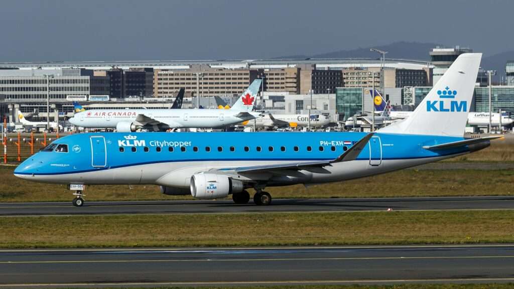In the last few moments, a KLM flight bound for Ålesund has declared an emergency and has returned to Amsterdam Schiphol.