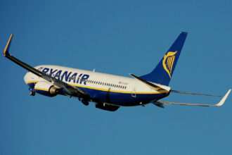 Last night, a Ryanair flight between Las Palmas and Manchester declared an emergency, resulting in a diversion to Brest, France.