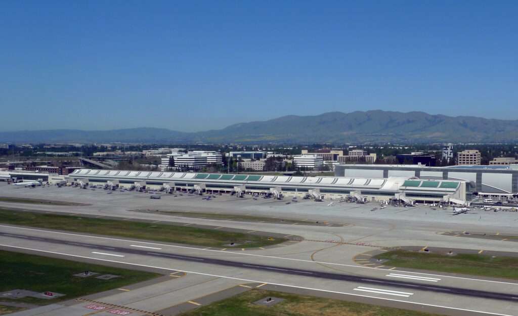 San Jose International Airport (SJC), officially Norman Y. Mineta San Jose International Airport, boasts a rich history intertwined with the growth of Silicon Valley.