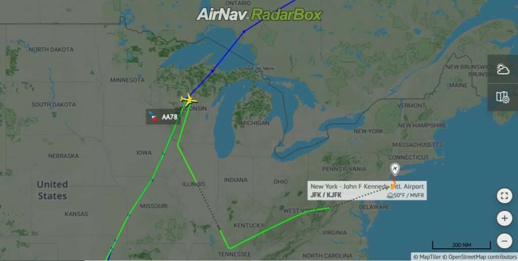 Flight track of American Airlines AA78 Dallas-London showing diversion to New York